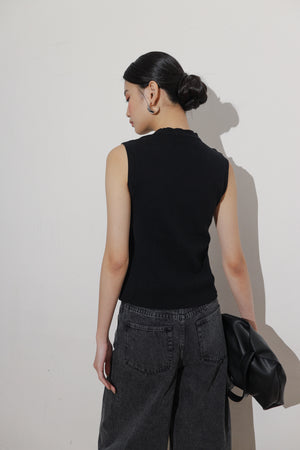 Cosmo Top in Black