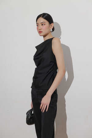 Versa Top in Black