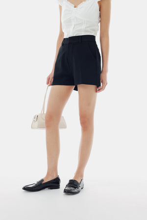So High-waisted Shorts in Black