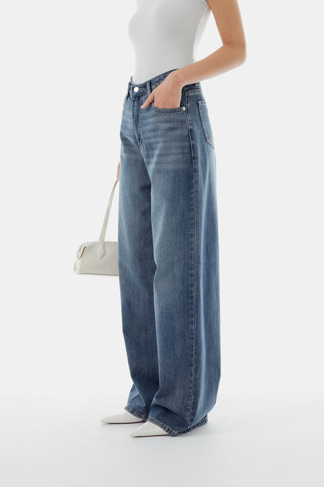 Beck Baggy Jeans in Mid Denim