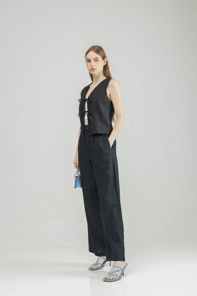 Ren Top in Black