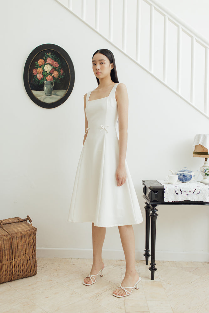 Suan Dress in White