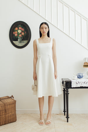 Suan Dress in White