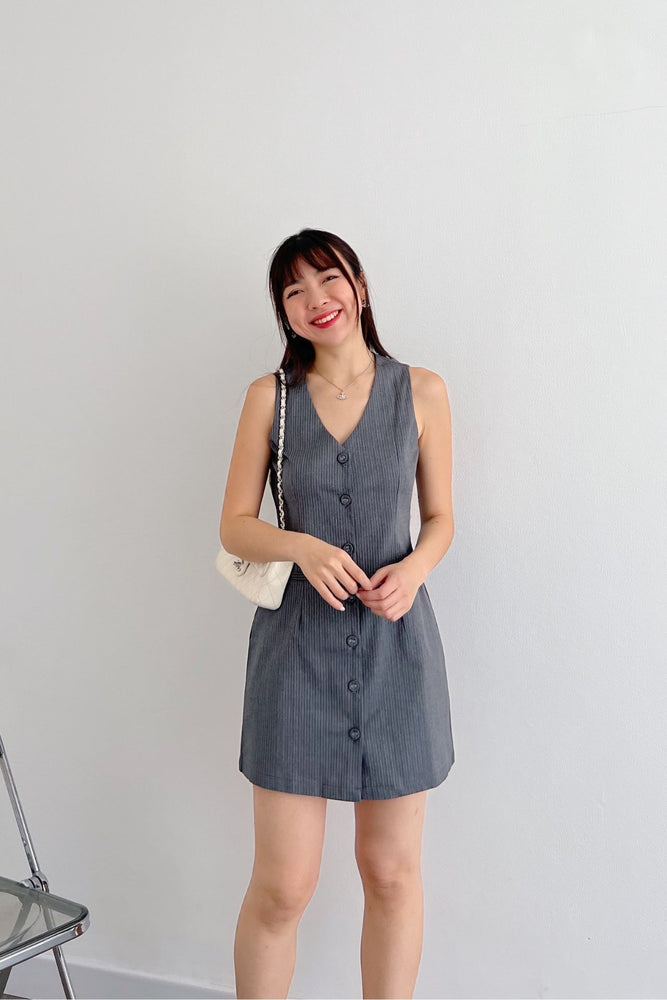 
            
                Load image into Gallery viewer, Yuyan Dress in Stripe Grey
            
        