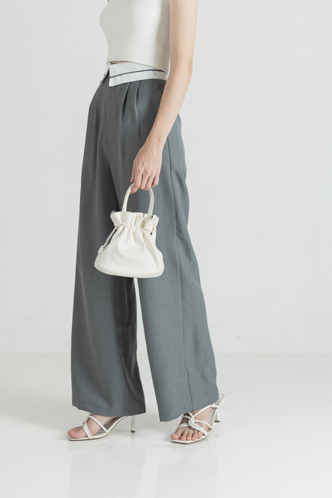 Esom Pants in Grey