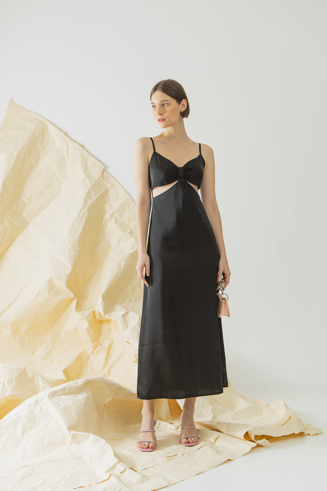 
            
                Load image into Gallery viewer, Haelim Dress in Black
            
        