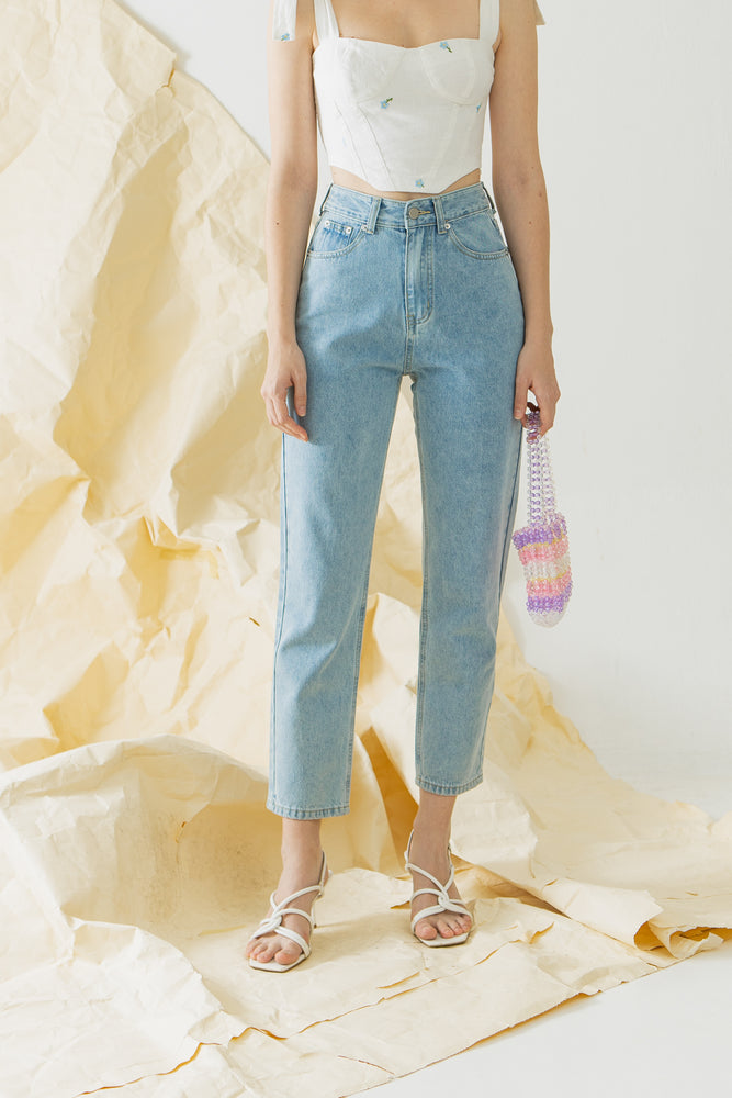 
            
                Load image into Gallery viewer, Jieun Jeans in Denim
            
        