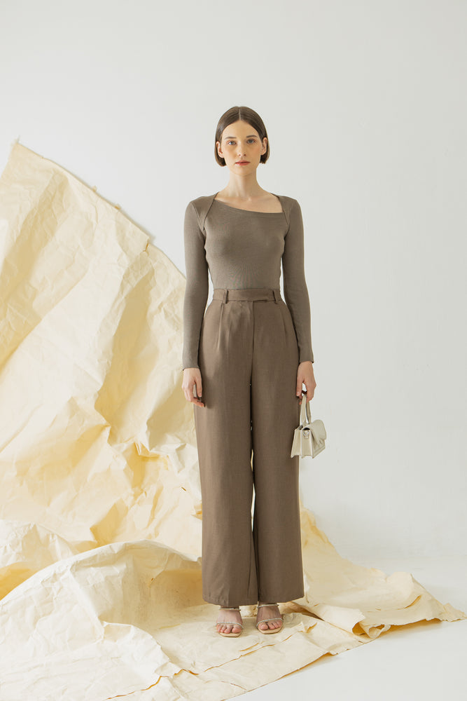 
            
                Load image into Gallery viewer, Rose Pants in Dark Taupe
            
        